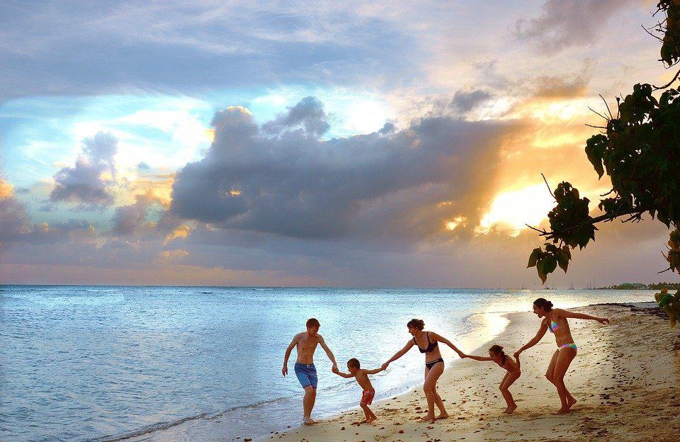 family-holiday-travel-tips