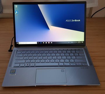 ASUS Zenbook UX 431 booted up