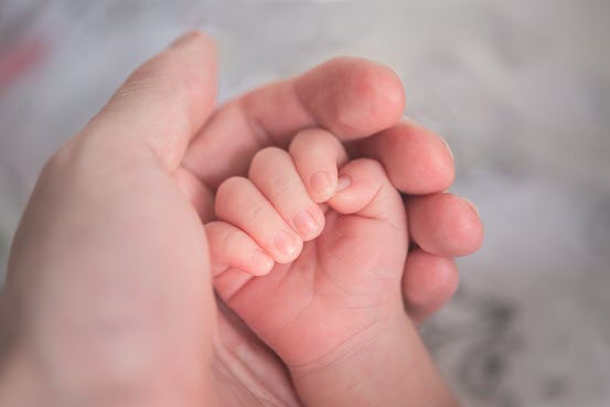 Newborn fingers - early days of motherhood
