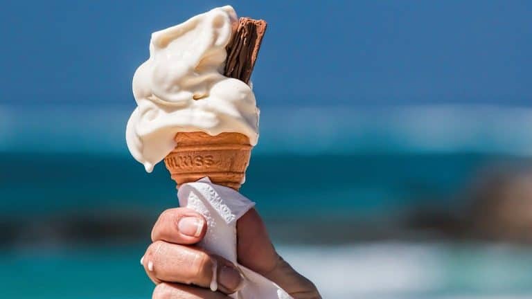 How to stay cool in hot weather - ice creams help
