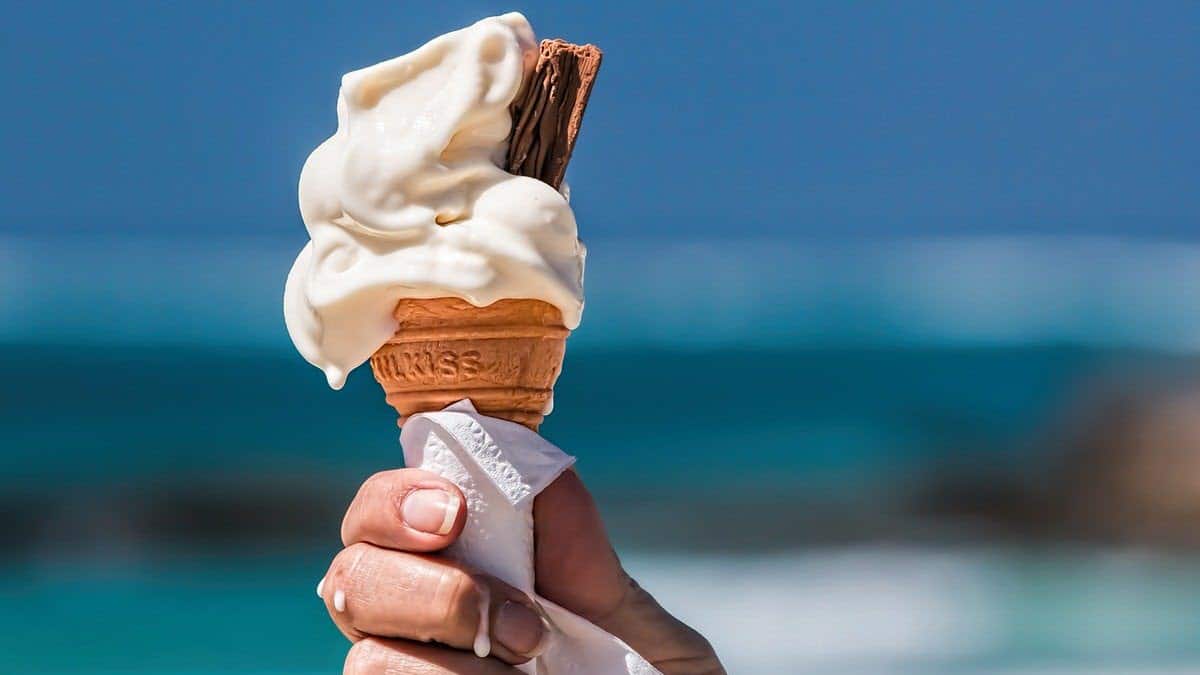 How to stay cool in hot weather - ice creams help