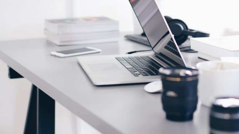 A Newcomer’s Guide to Google Ads vs SEO