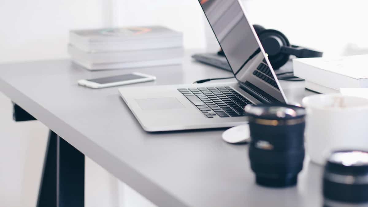 A Newcomer’s Guide to Google Ads vs SEO