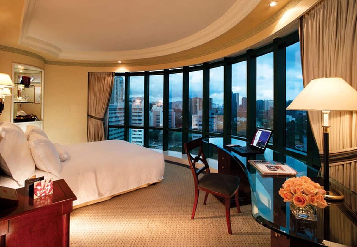 hotel bedrrom