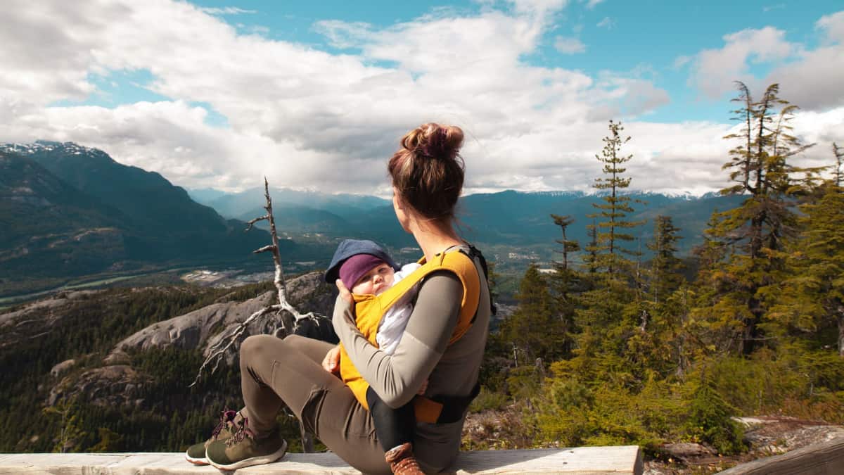 Benefits of Babywearing for Parents and Babies