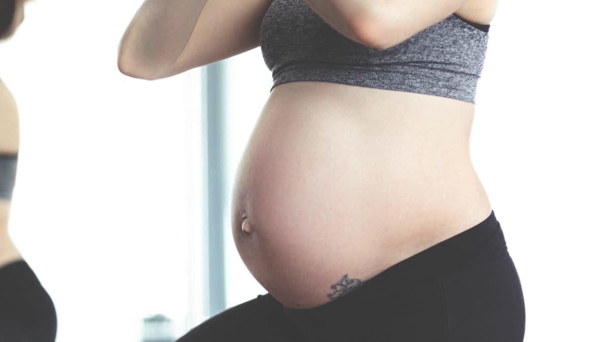 Choosing the Right Maternity Activewear to Dress Your Baby Bump