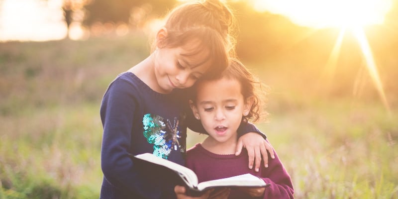 Kids reading