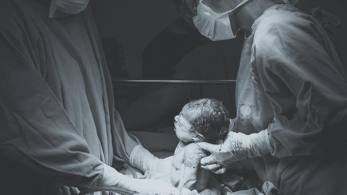 Recovery Essentials I Wish I Had After My C-Section Delivery