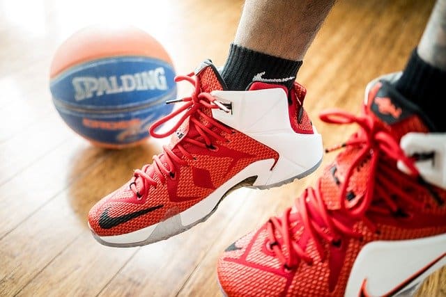 Basketball kicks