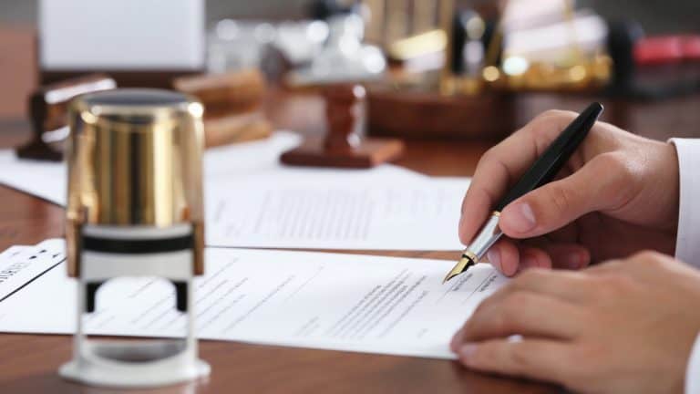 Online Will Kits: How Creating A Will Ensures Your Family's Future