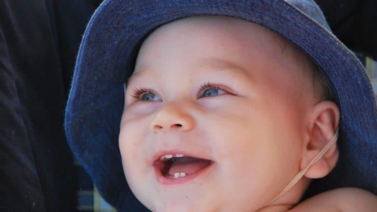 Right time to introduce the first toothbrush for your baby