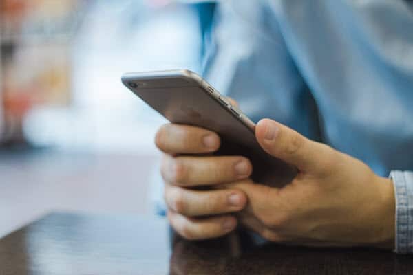 To get better sleep stop using devices with a screen before bedtime