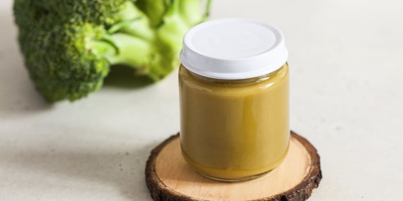 Store homemade baby food in small jars with lid