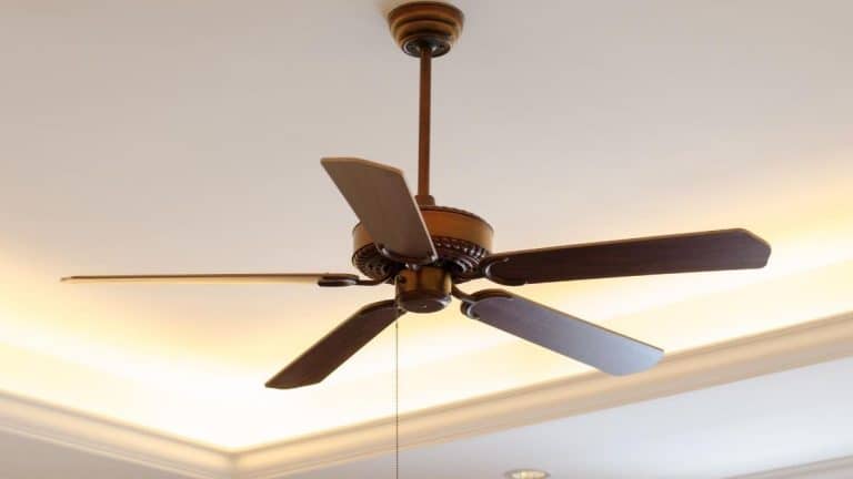 How to Use a Ceiling Fan Correctly to Reduce Energy Costs