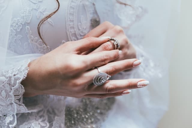 Removing engagement ring