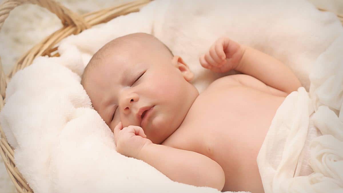 Baby asleep - a baby sleep tracker helps new parents