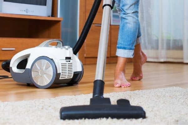 Carpet cleaner storage tank