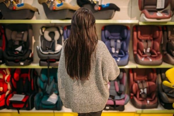mum shopping for child car seat