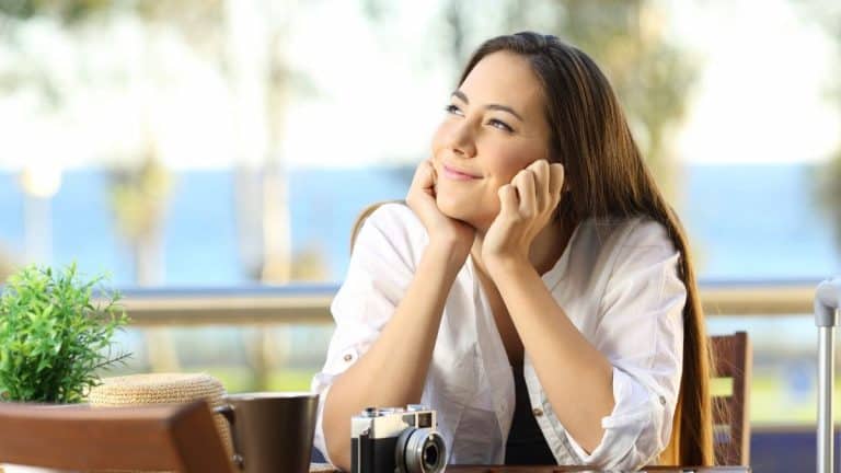 6 Signs That You Are Head Over Heels In Love