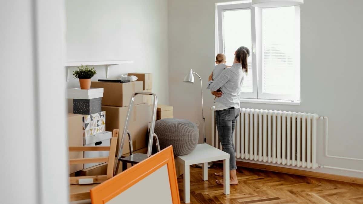 10 Factors to Consider When Moving with a Newborn Child
