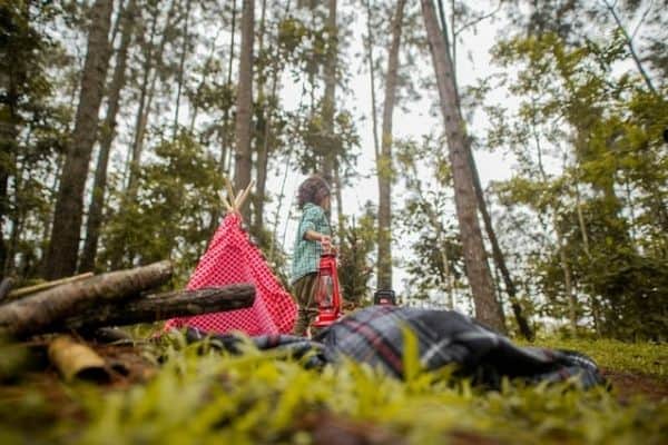 camping with children for family reunion 