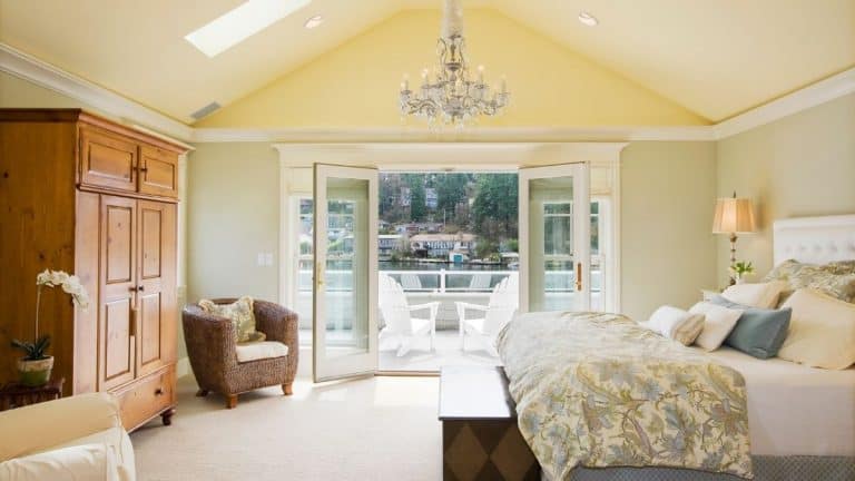 5 Must-Haves For A Dreamy Master Bedroom