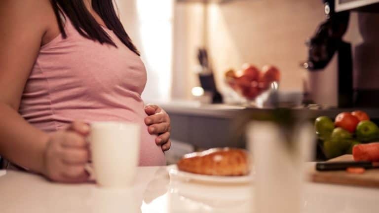 6 Safe Drinks That You Can Drink When You're Pregnant