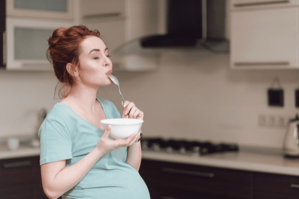 pregnant eating