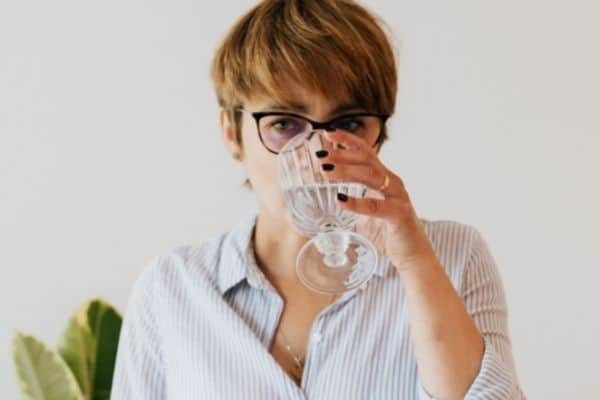 woman drinking SodaKING soda water