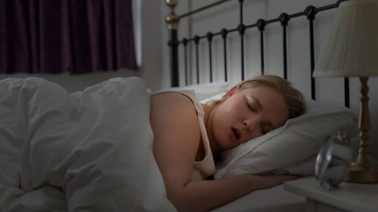 Are You a Snorer A Sleep Apnoea Mouth Guard Can Help