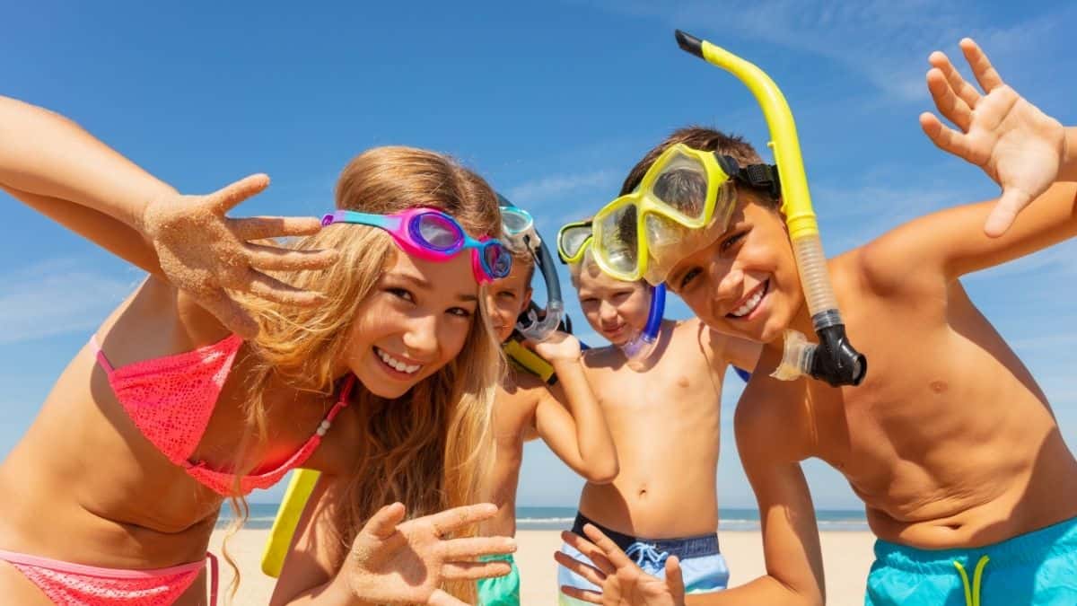 children with scuba diving gear