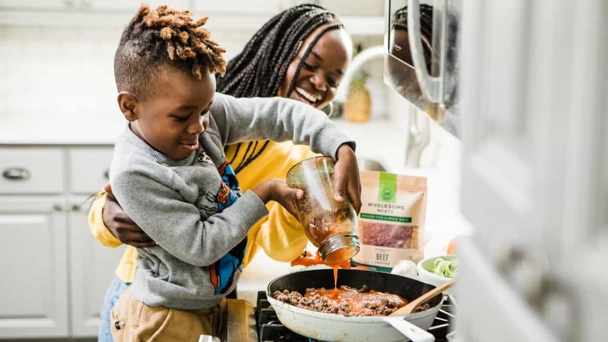 5 Tips To Introduce Your Kids  To Cooking