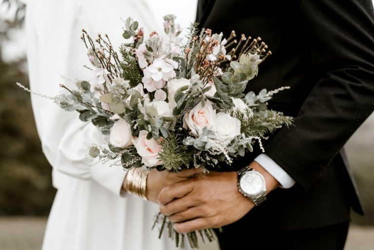 Emerald Rings To Encapsulate The Beauty Of A Spring Wedding