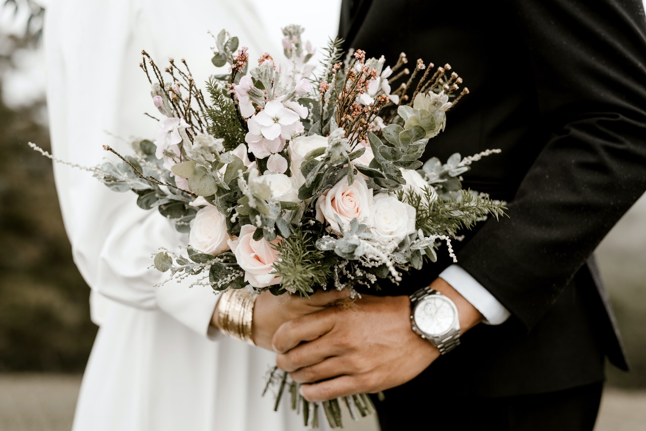 Emerald Rings To Encapsulate The Beauty Of A Spring Wedding