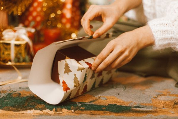 Wrapping Christmas Gift